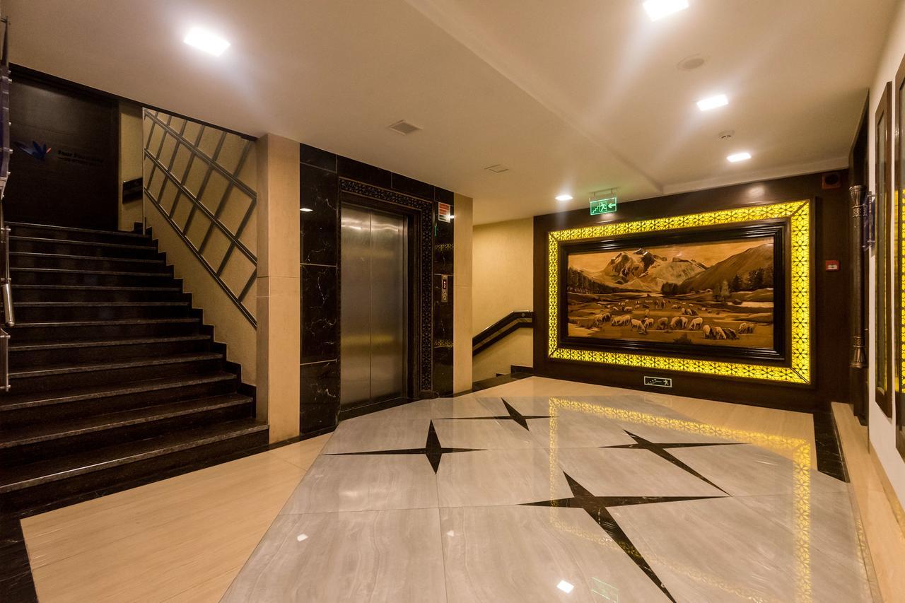 Golden Chariot Vasai Hotel Kültér fotó