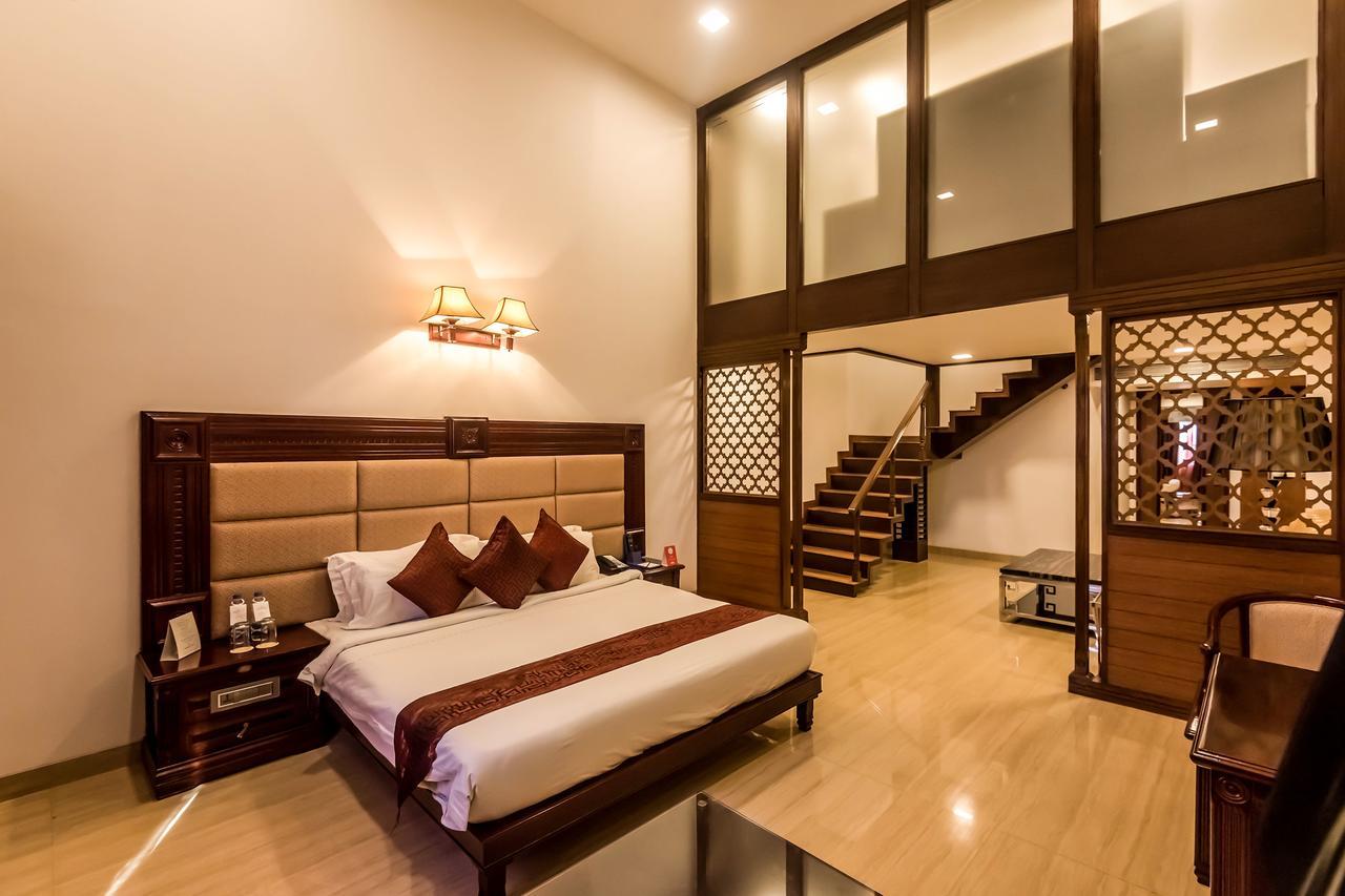 Golden Chariot Vasai Hotel Kültér fotó