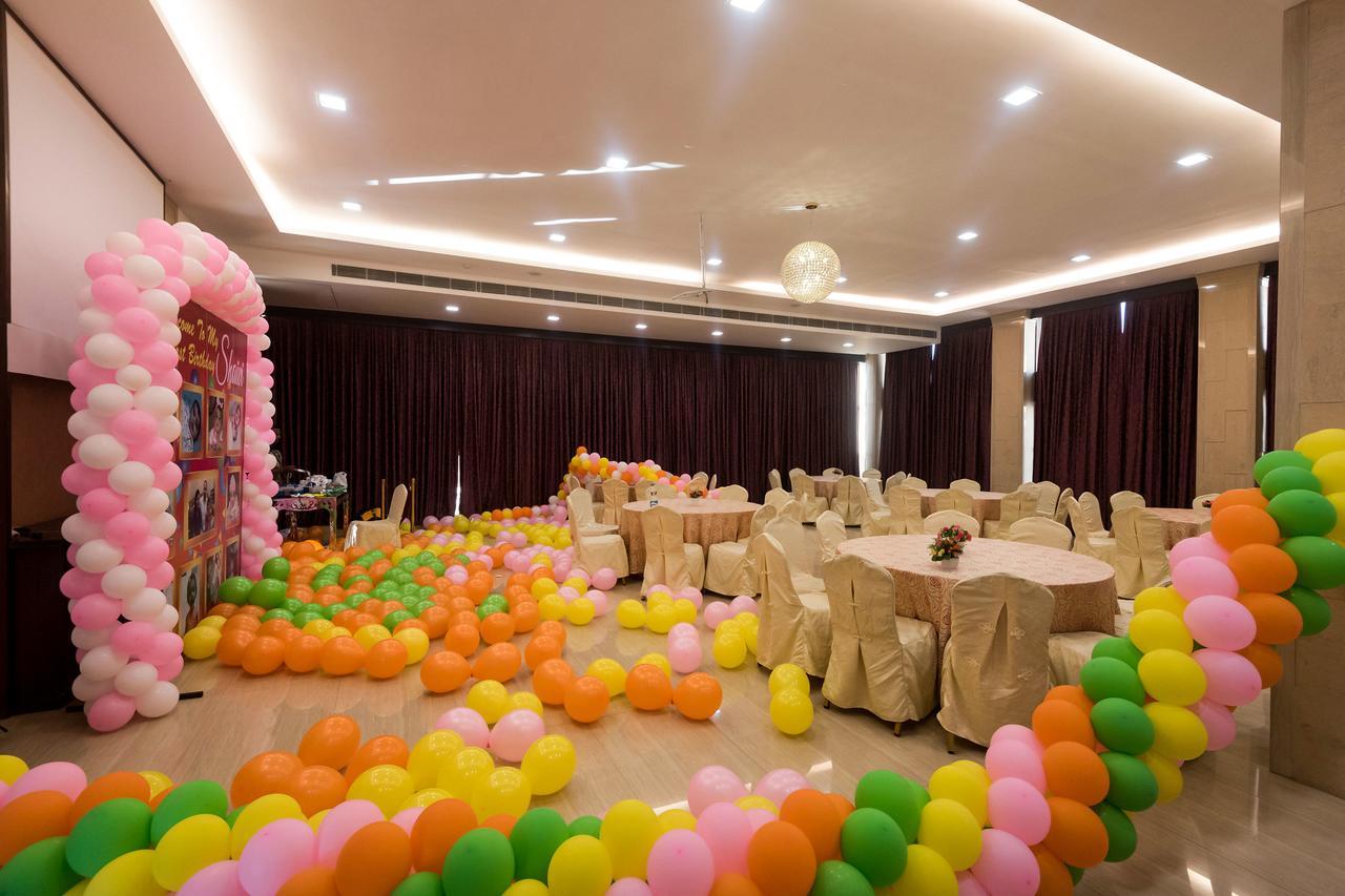 Golden Chariot Vasai Hotel Kültér fotó
