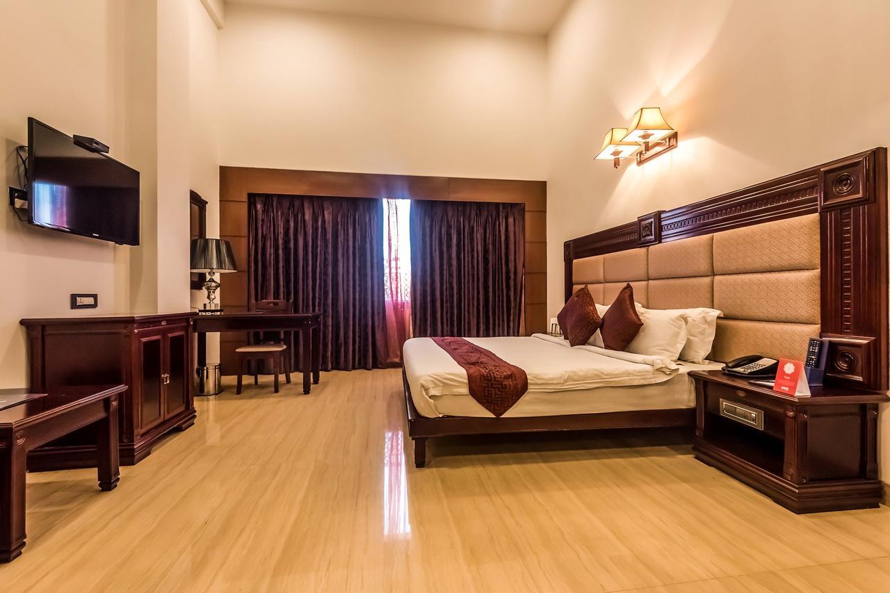 Golden Chariot Vasai Hotel Kültér fotó