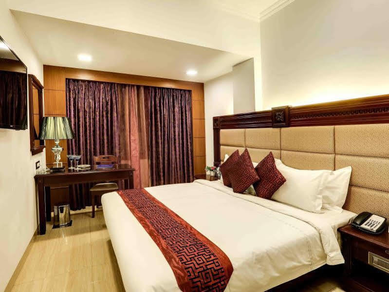 Golden Chariot Vasai Hotel Kültér fotó