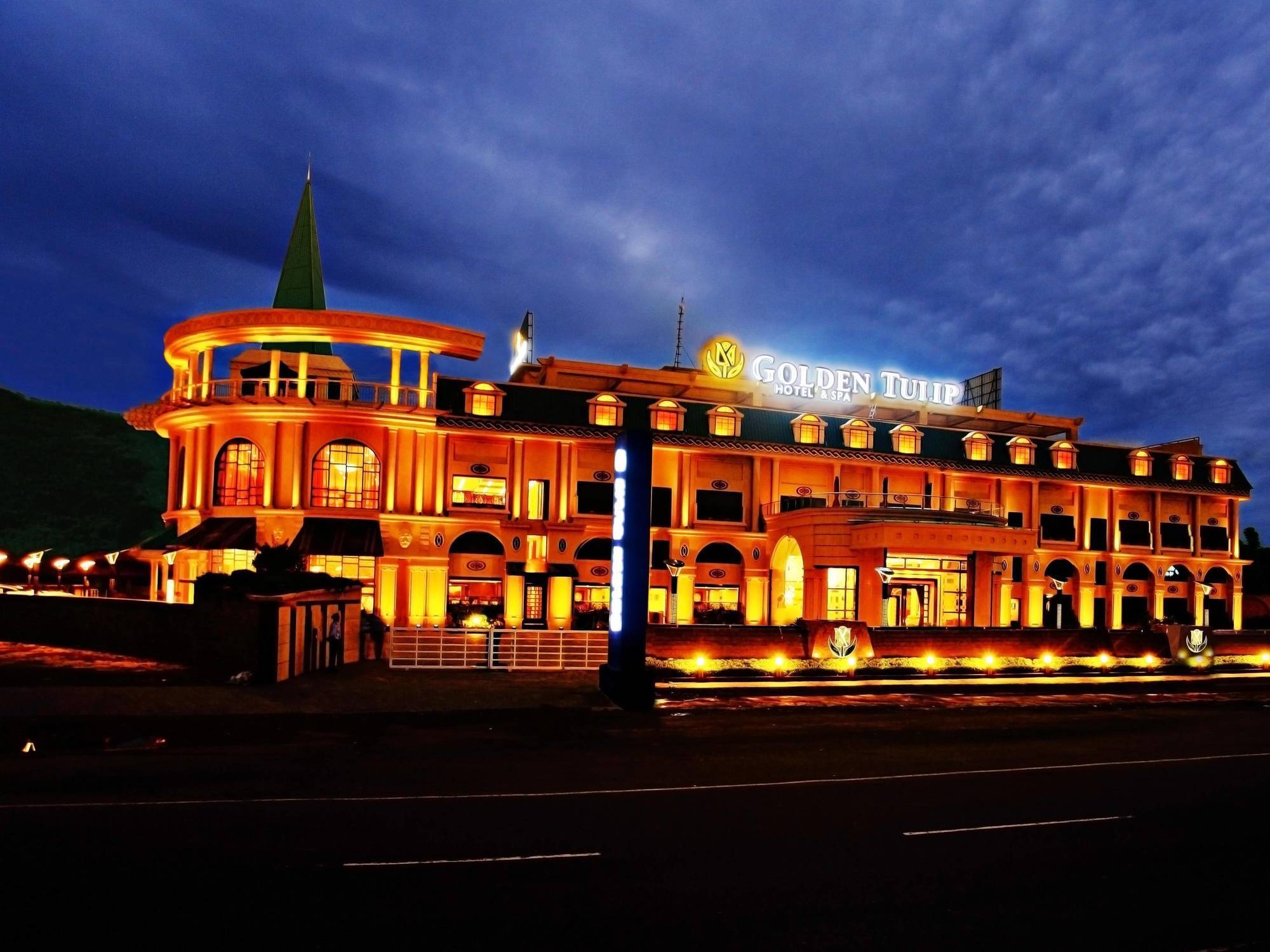 Golden Chariot Vasai Hotel Kültér fotó