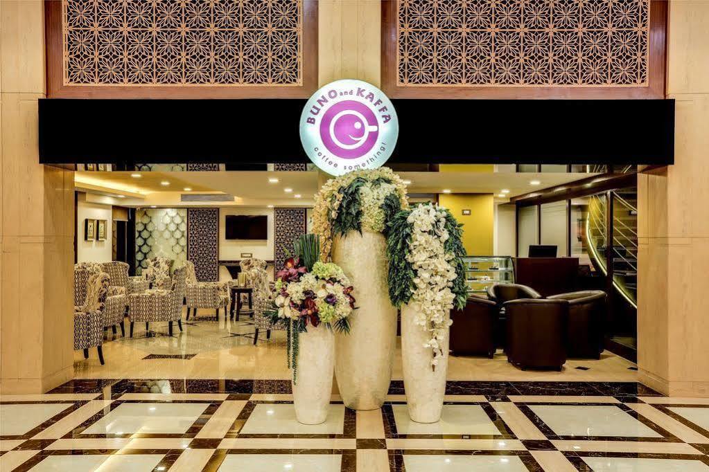 Golden Chariot Vasai Hotel Kültér fotó