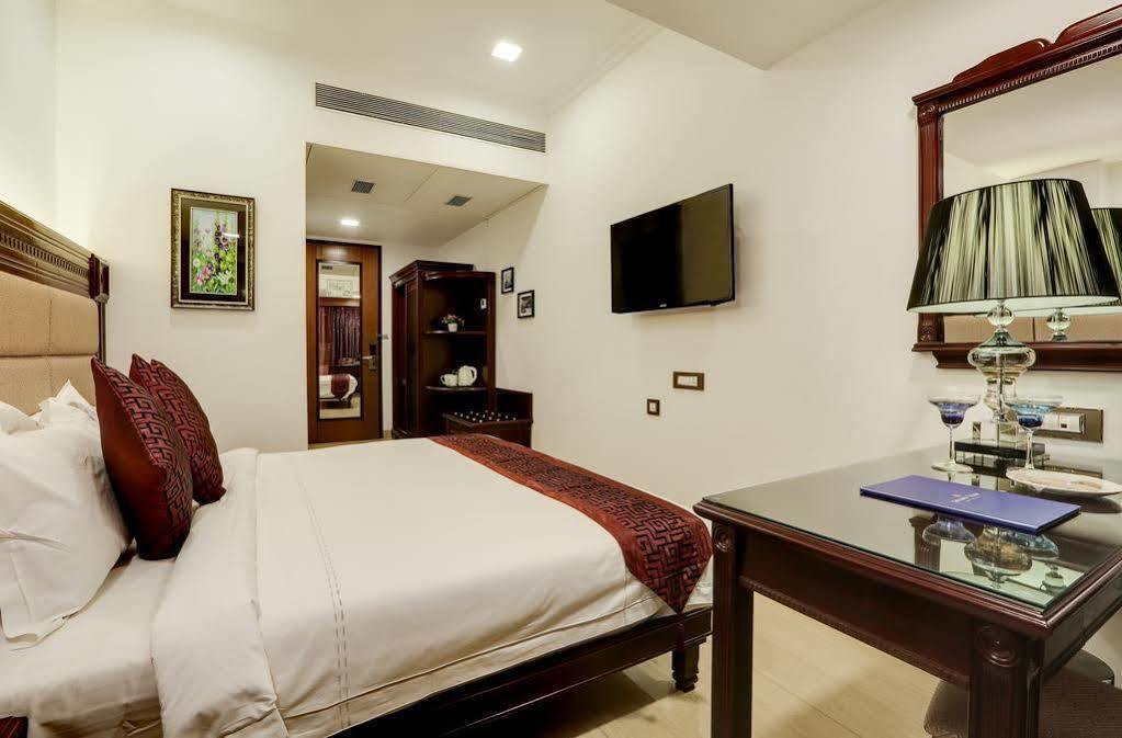 Golden Chariot Vasai Hotel Kültér fotó